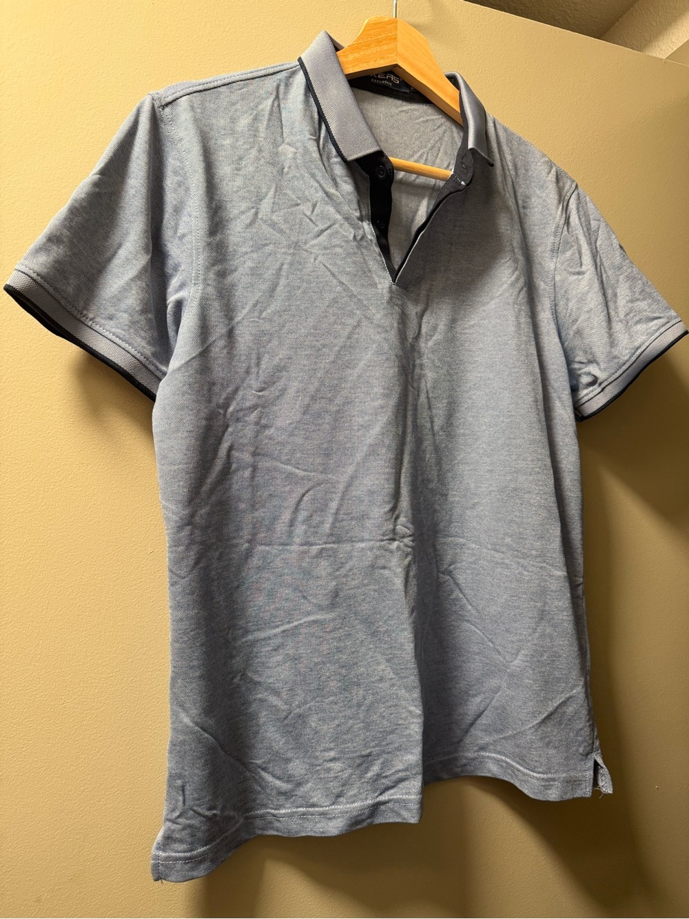 Men's Light Blue Polo Shirt with Contrast Trim